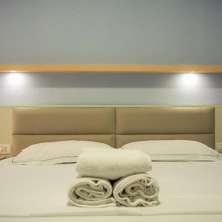 Hotel Andi Durrës Extérieur photo