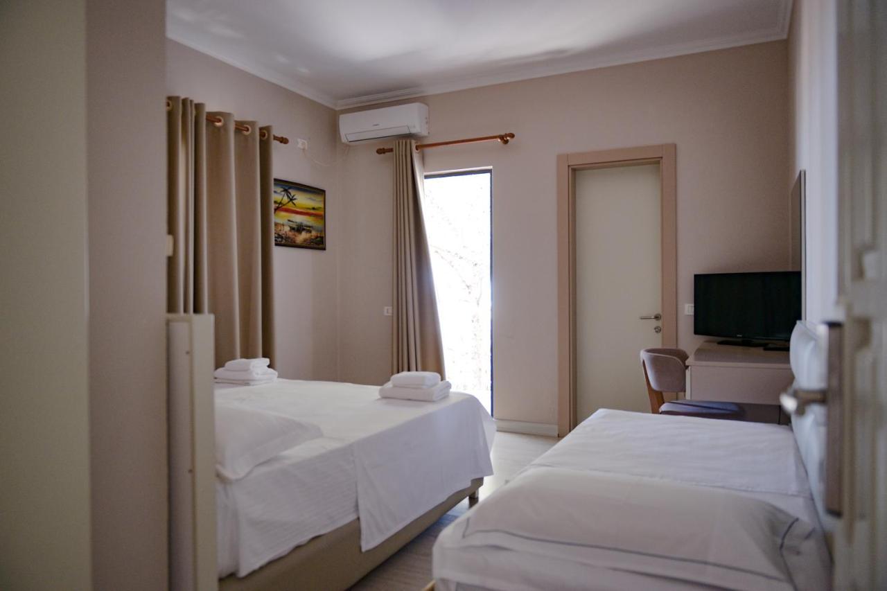 Hotel Andi Durrës Extérieur photo
