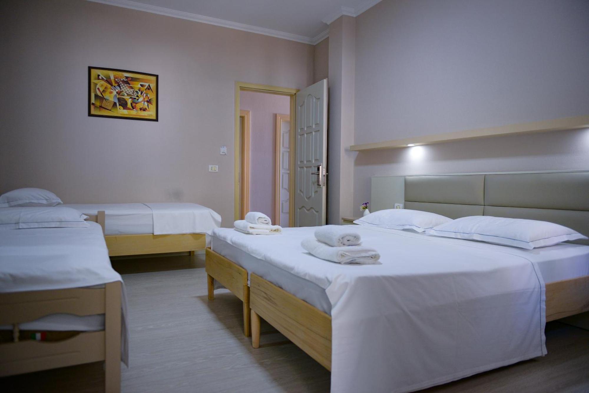Hotel Andi Durrës Extérieur photo