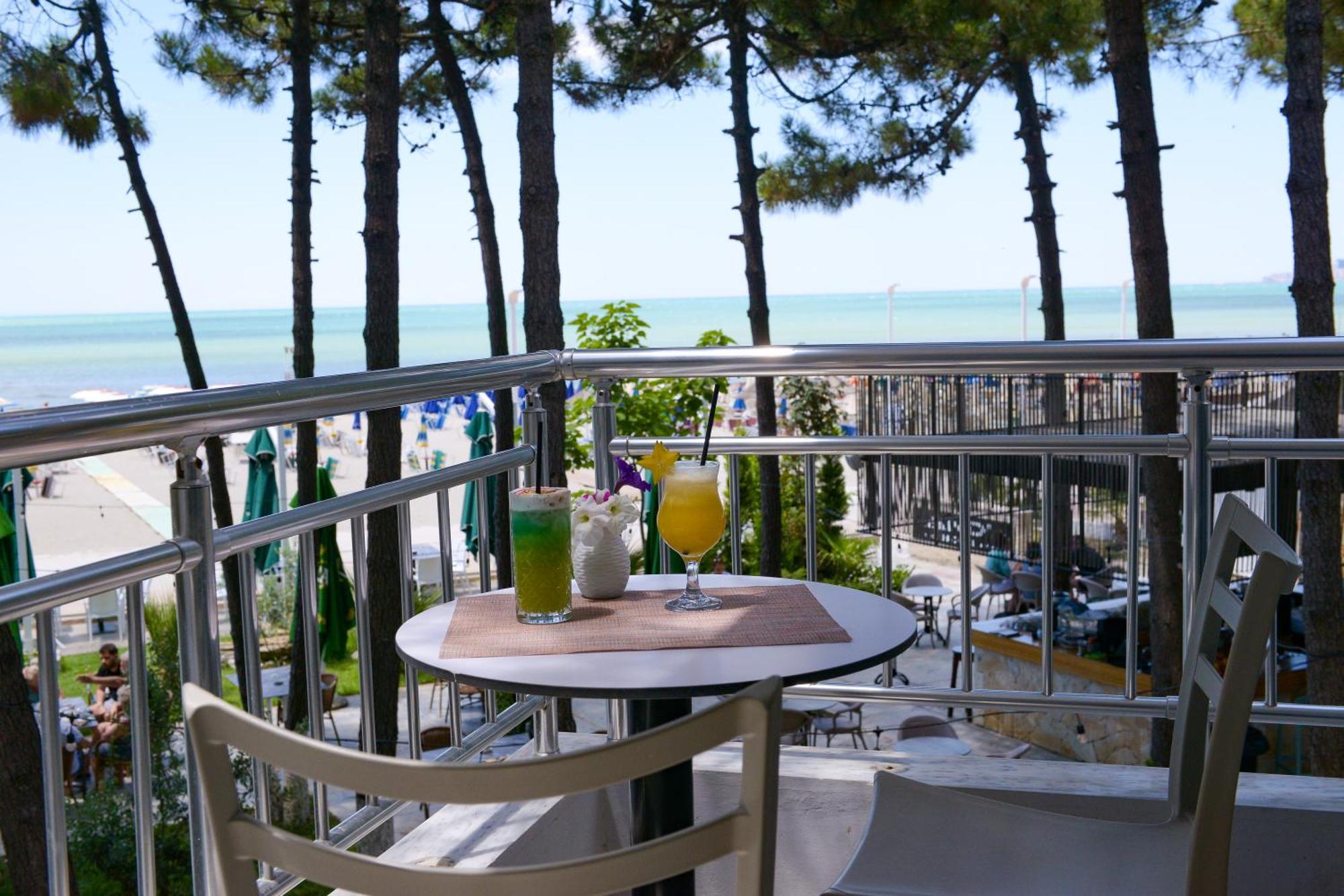Hotel Andi Durrës Extérieur photo