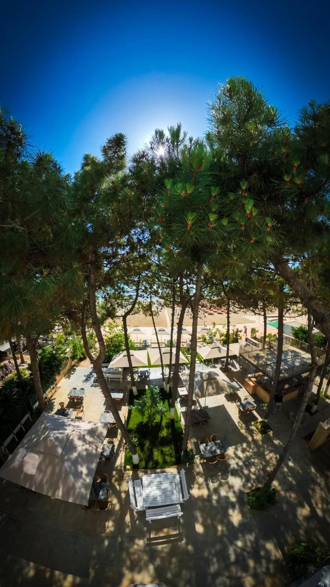 Hotel Andi Durrës Extérieur photo