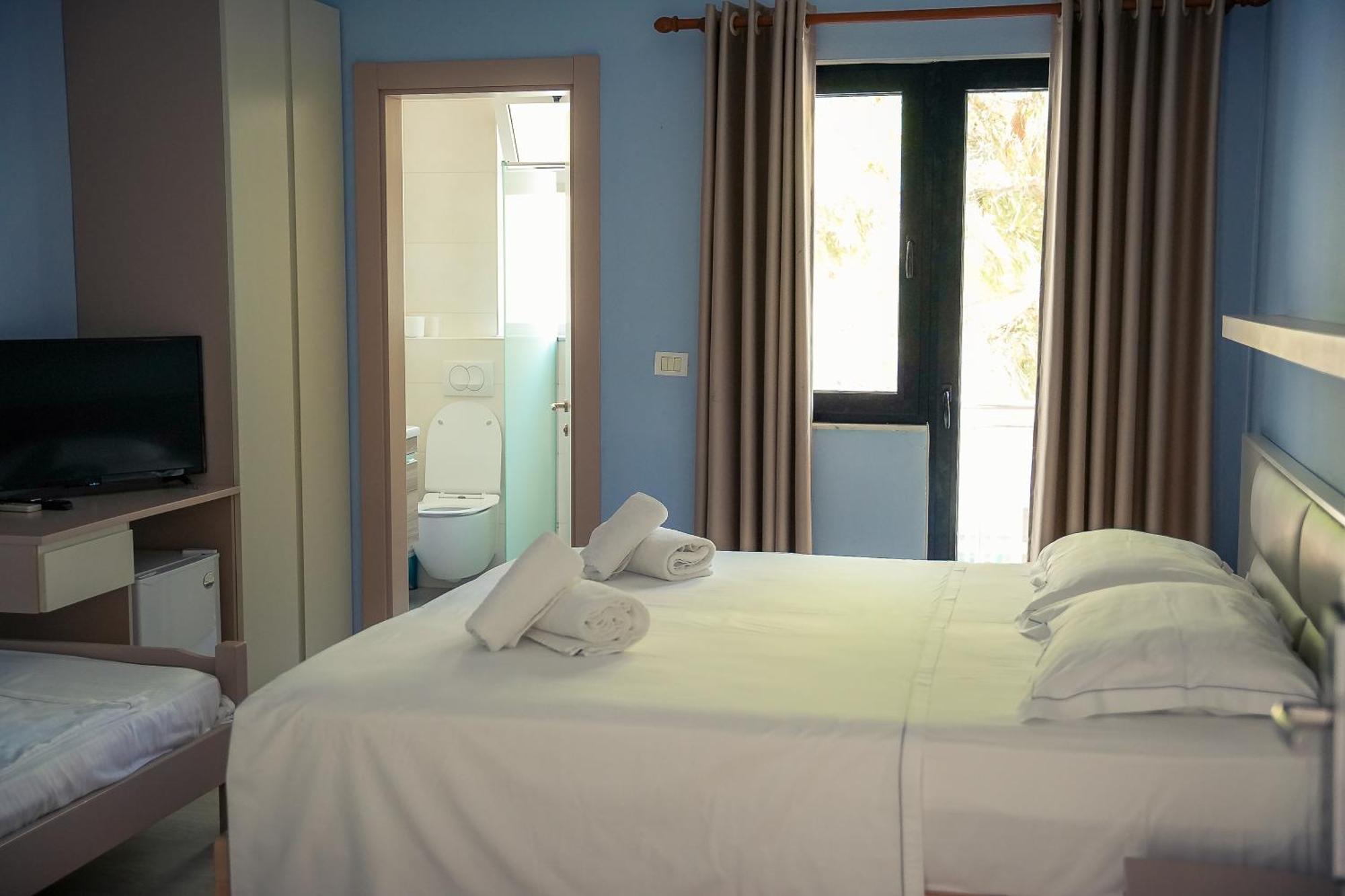 Hotel Andi Durrës Extérieur photo