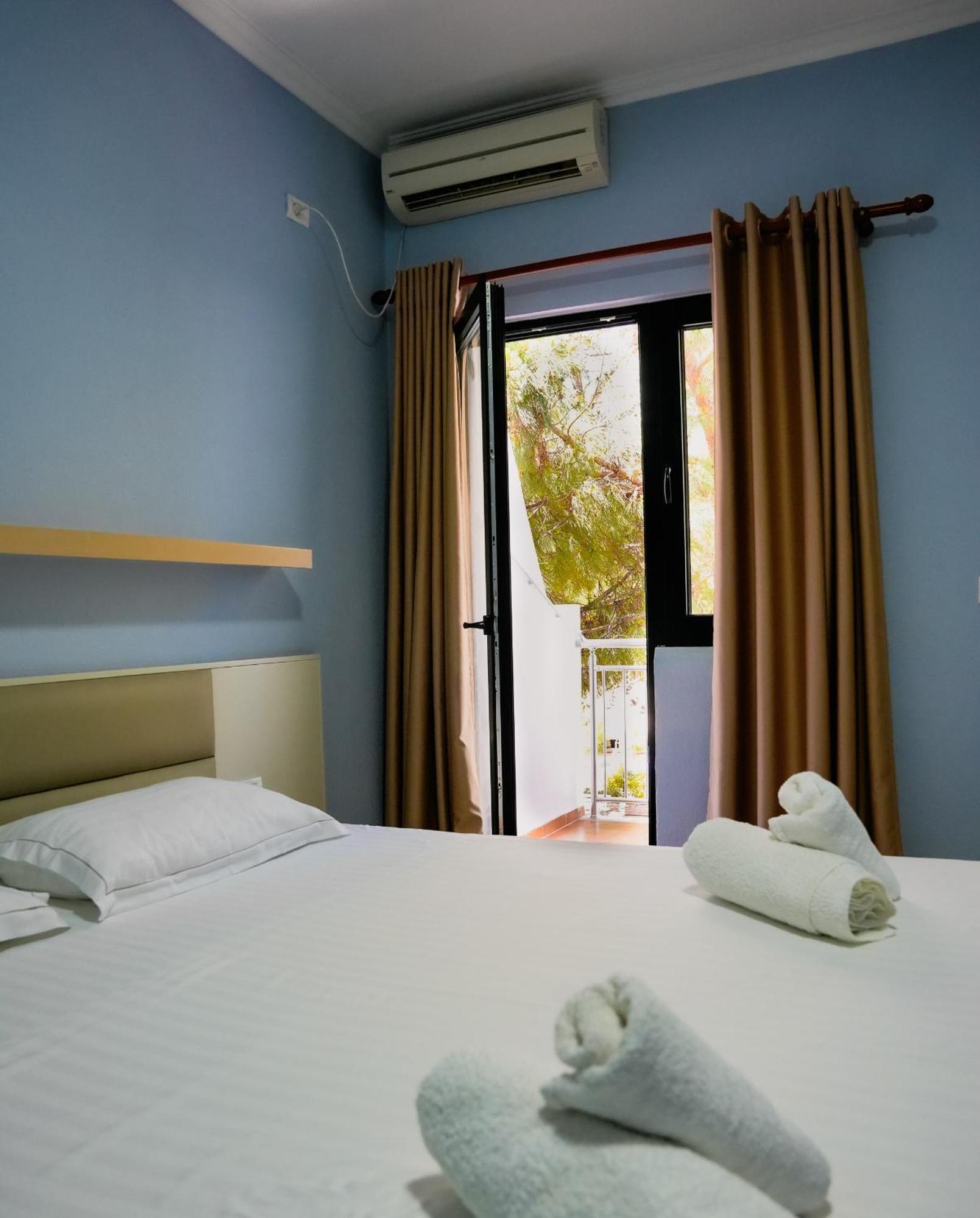 Hotel Andi Durrës Extérieur photo