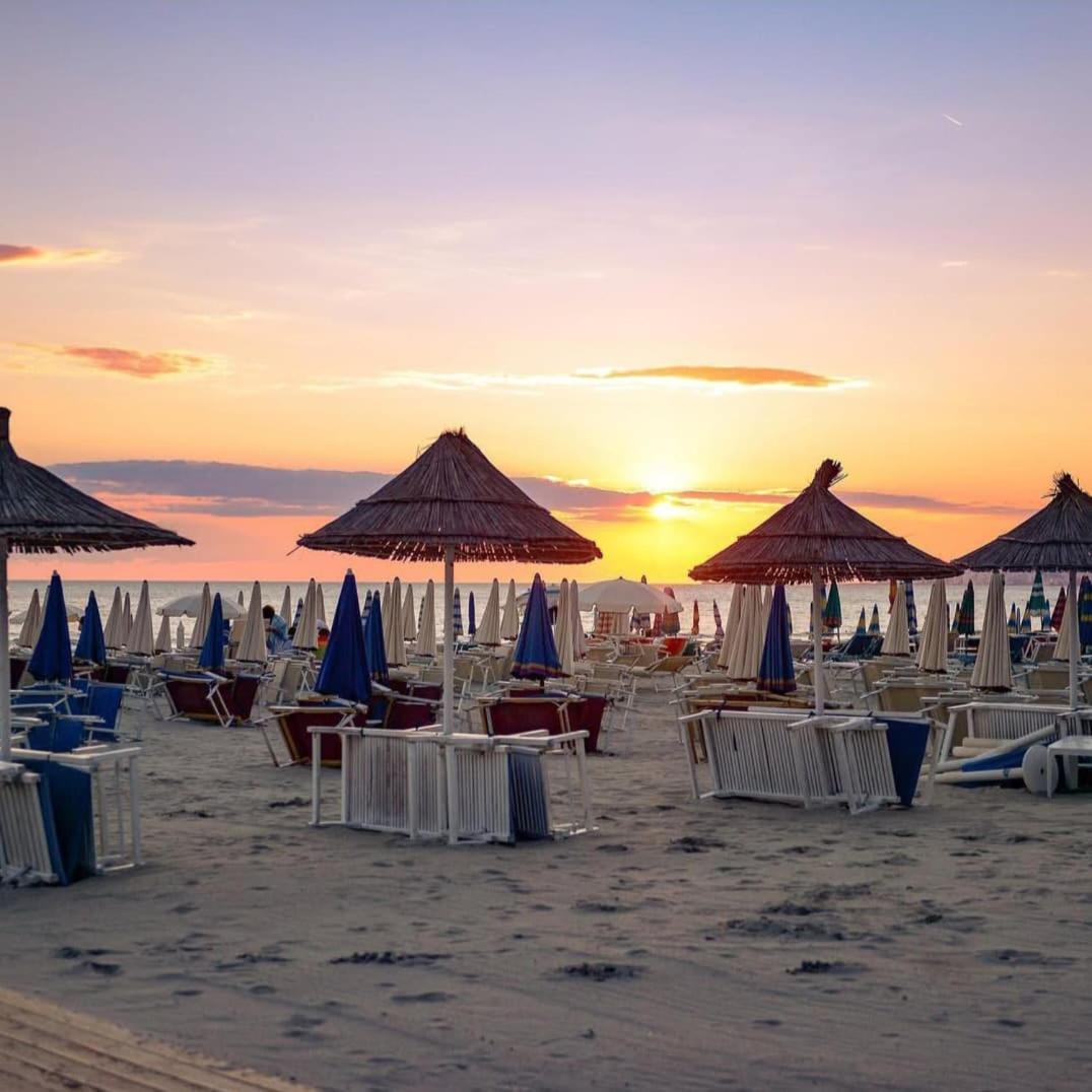 Hotel Andi Durrës Extérieur photo